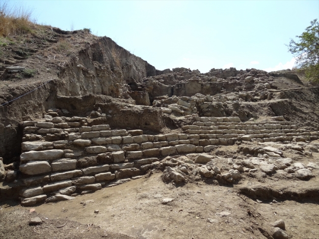 Çanakkale Boğazı 5 bin yıl önce savunma duvarlarıyla korunuyordu